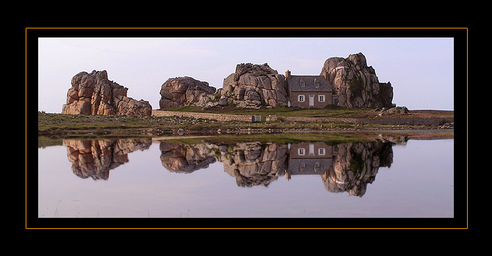 "Huisje tussen de rotsen" (c) J.Minjon